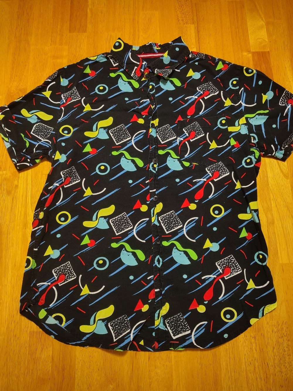 One Resolution 90s Geometric Print Button Up Mens L